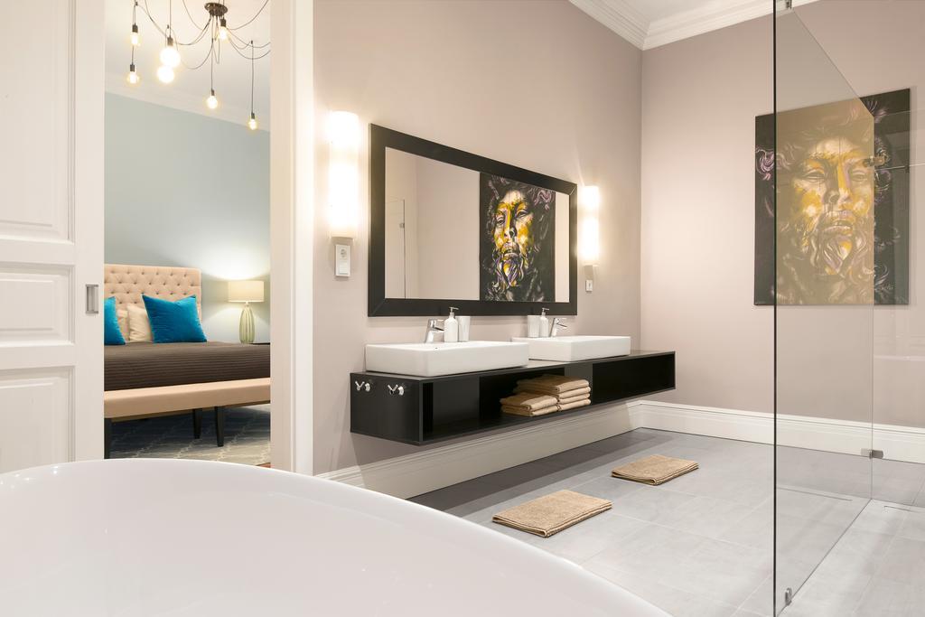Kapital Inn Budapest Esterno foto
