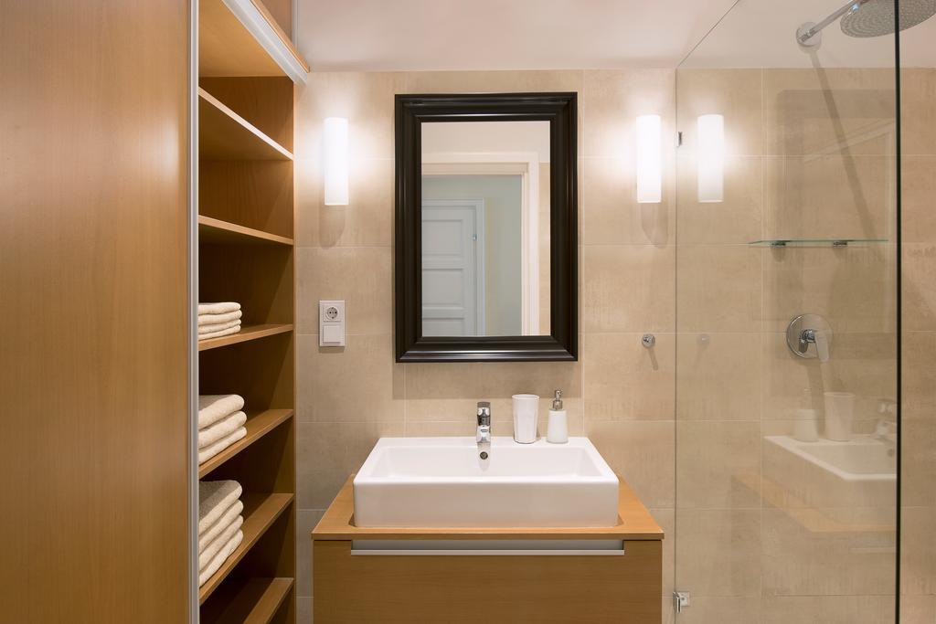 Kapital Inn Budapest Esterno foto