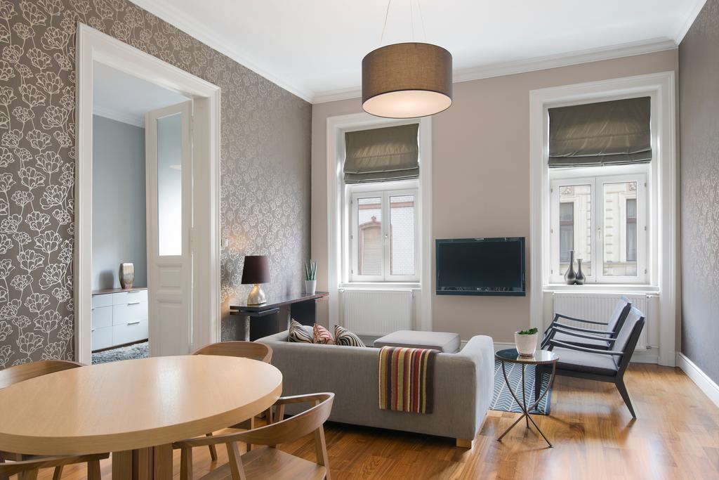 Kapital Inn Budapest Esterno foto