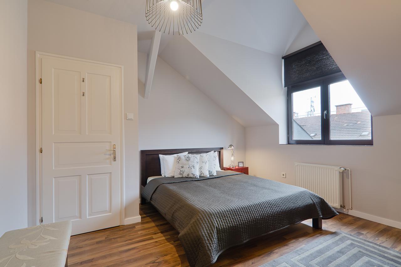 Kapital Inn Budapest Esterno foto
